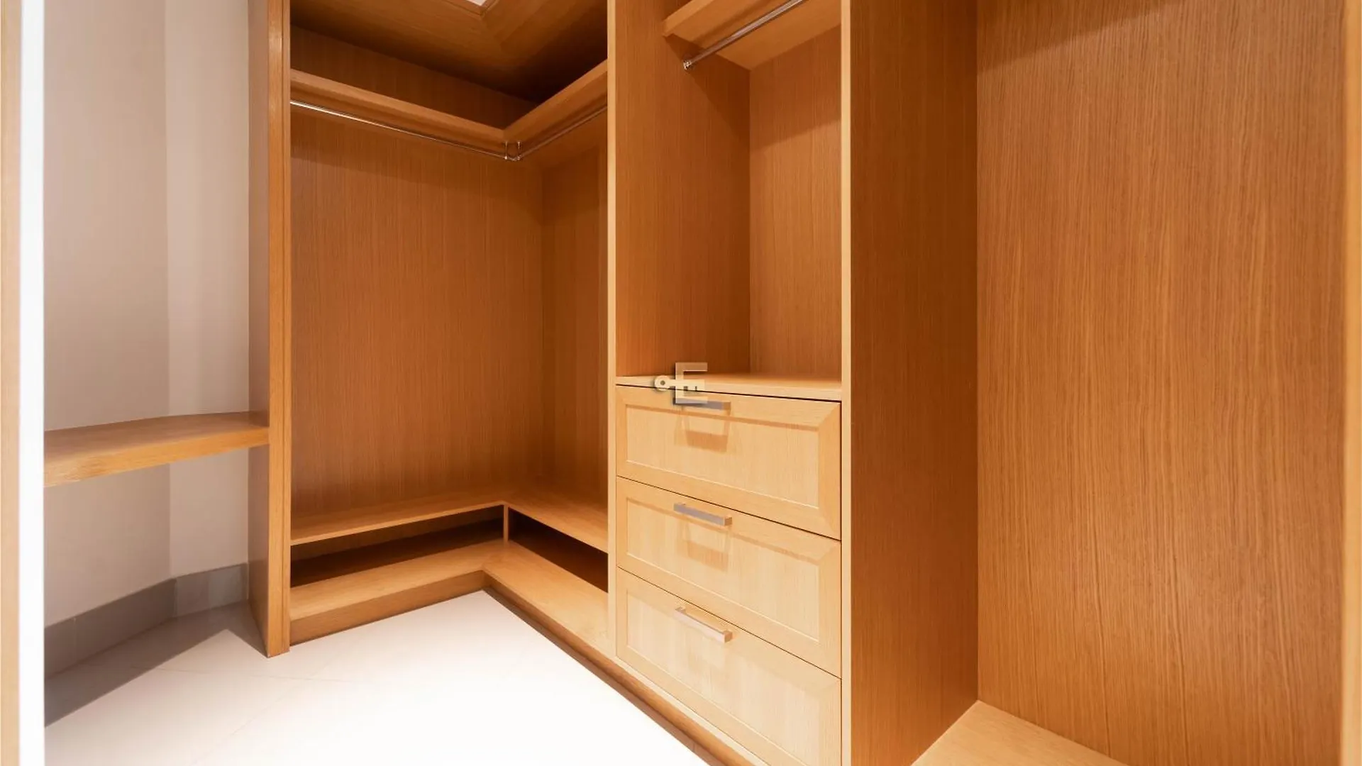Downtown Elegance 2Br Near Dubai Fountain 아파트 0*,  아랍에미리트