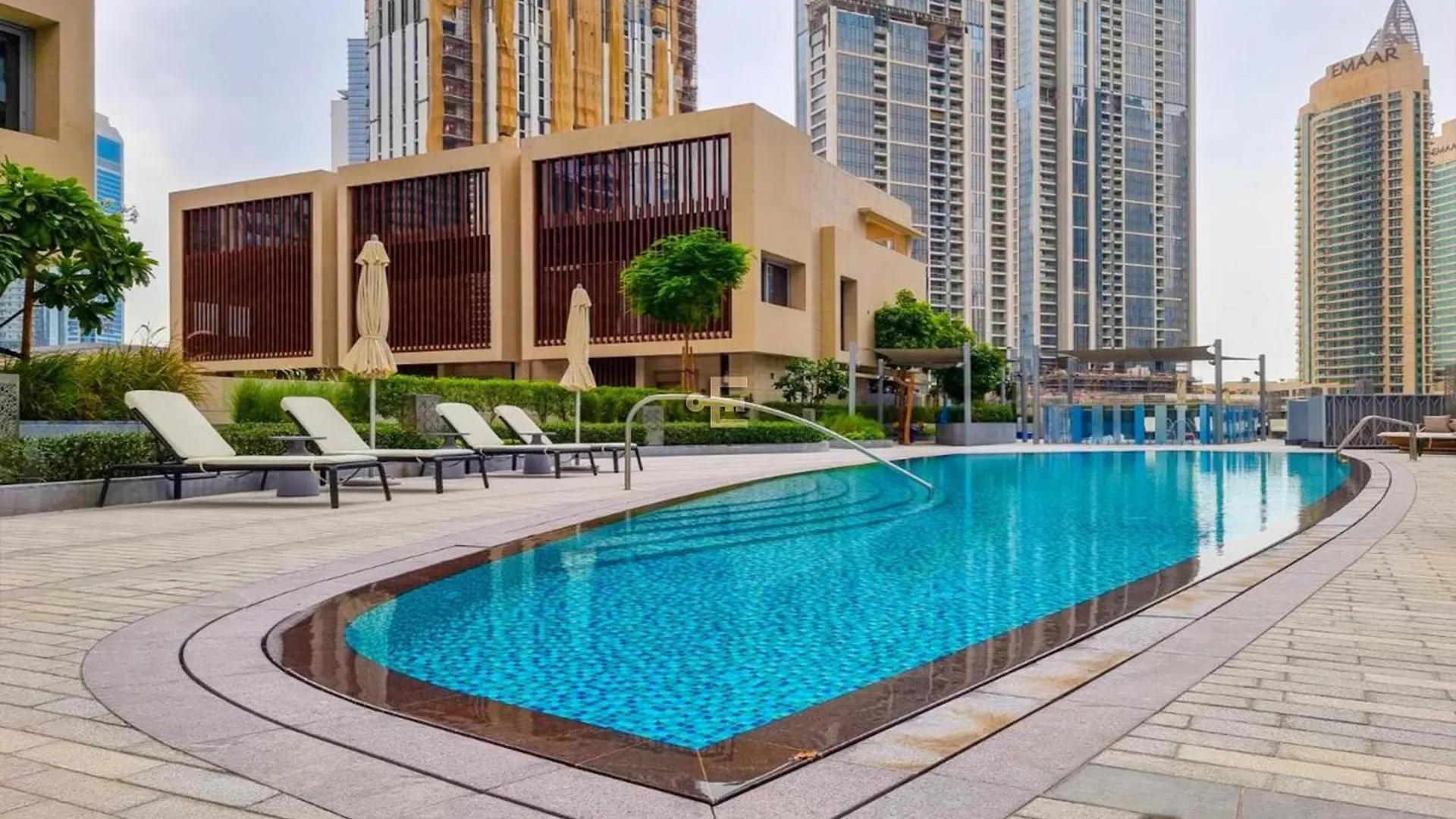 Downtown Elegance 2Br Near Dubai Fountain Apartment