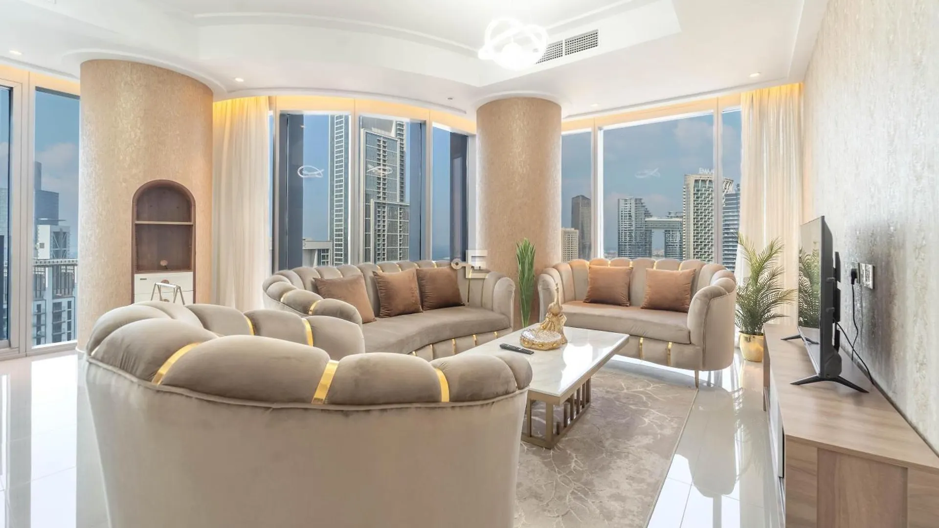 Downtown Elegance 2Br Near Dubai Fountain Apartment