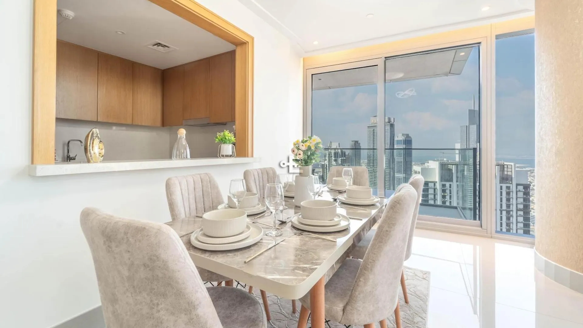 Downtown Elegance 2Br Near Dubai Fountain Apartment